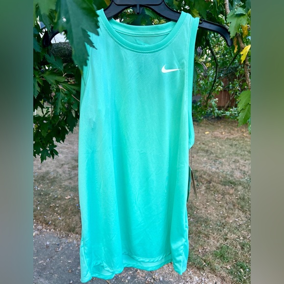 NWT Nike Dri-fit training top tank mint green pastel M swoosh - Picture 1 of 9